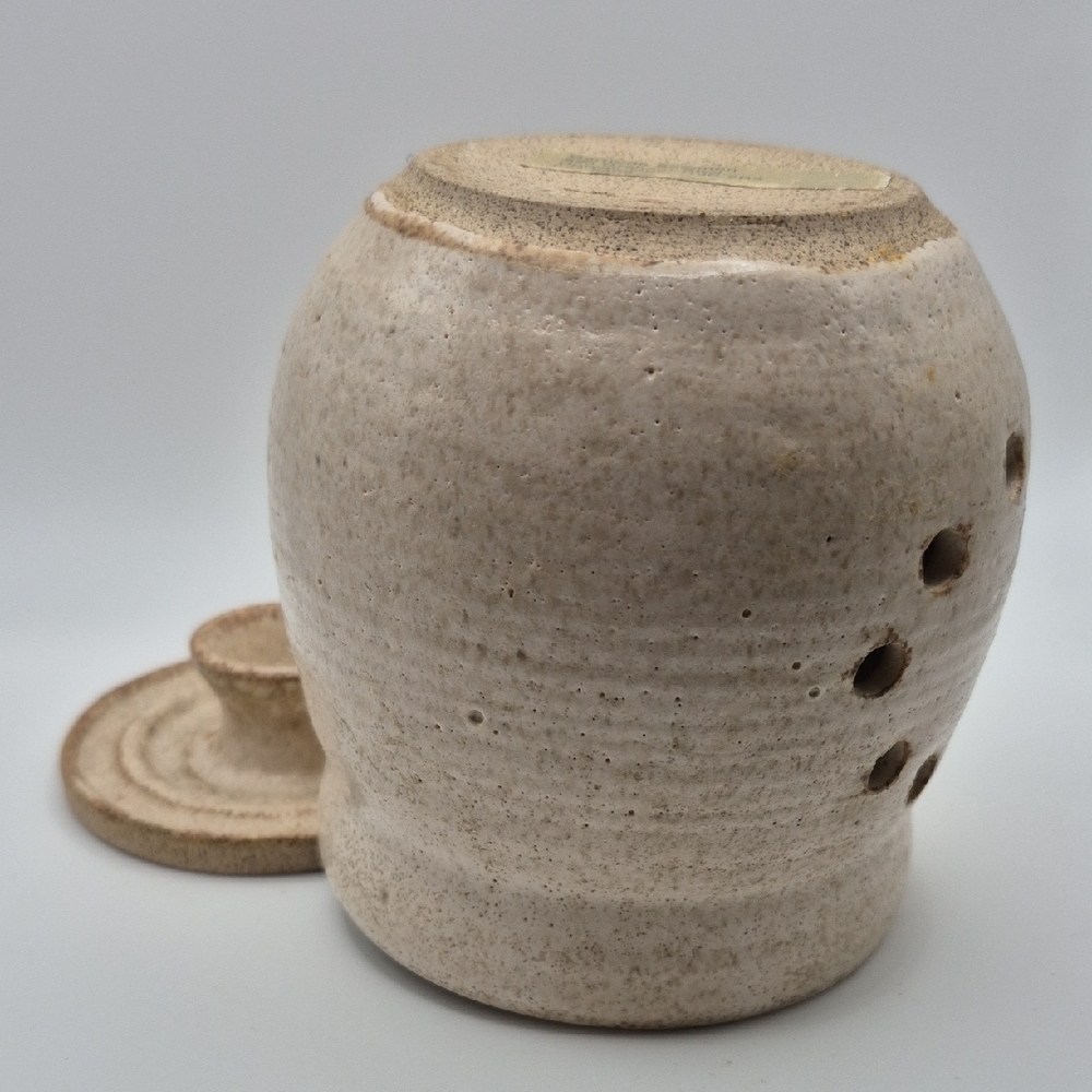 Rustic  Garlic  Ceramic Jar - Picture 4 of 6